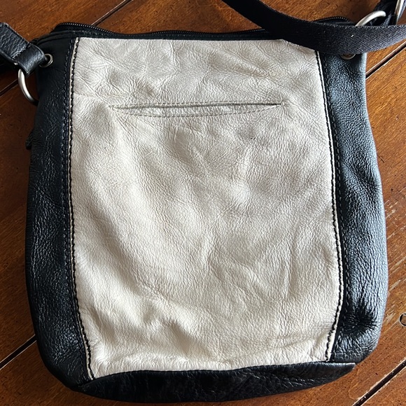 The Sak crossbody - Picture 7 of 8